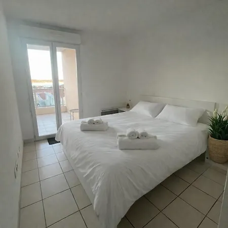 Appartement Parc Exflora With Parking, 2br *