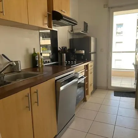 Parc Exflora With Parking, 2br