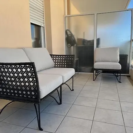 Appartement Parc Exflora With Parking, 2br *